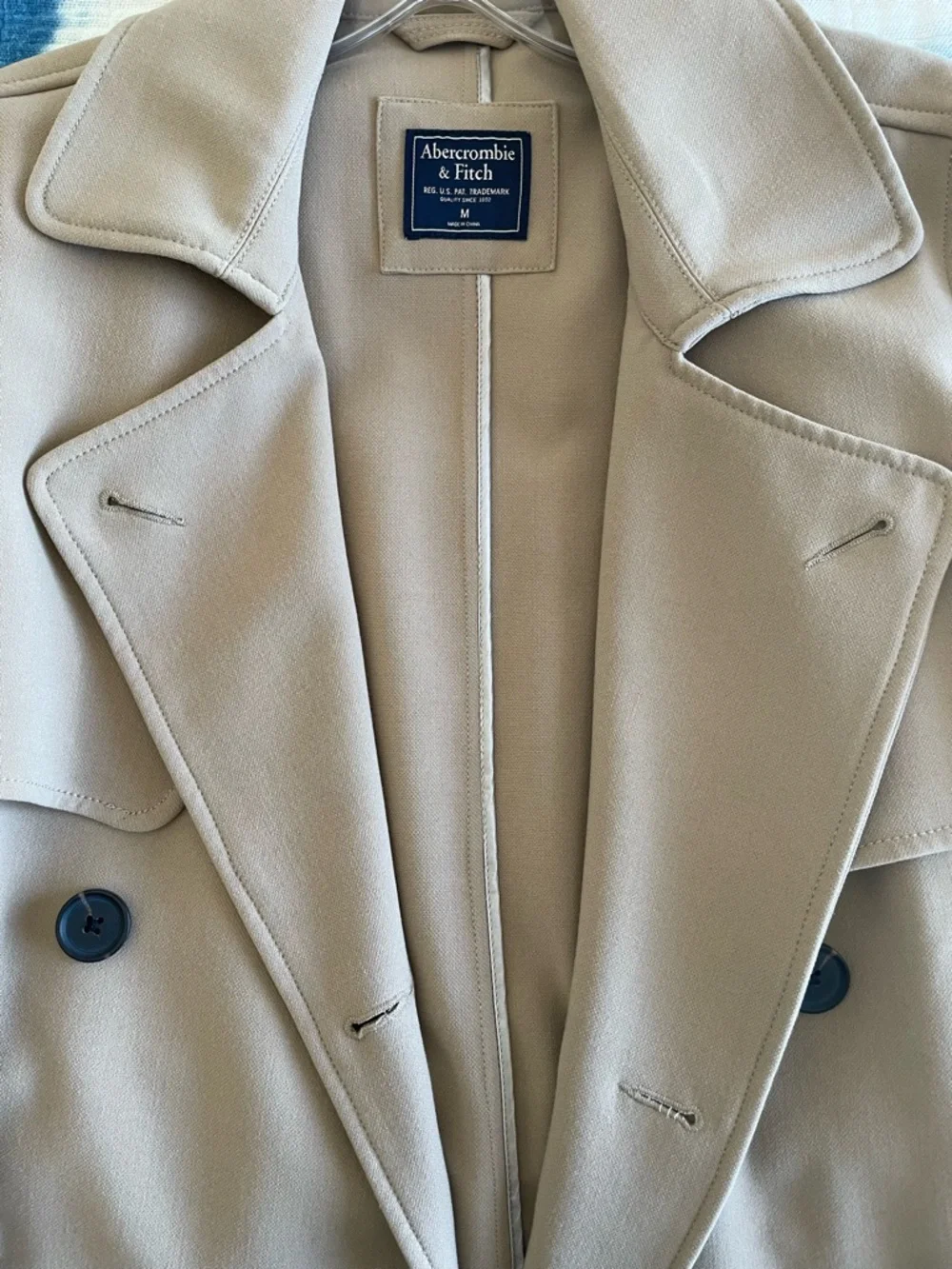Abercrombie & Fitch Drapey Trench Coat in Khaki - Picture 9 of 16
